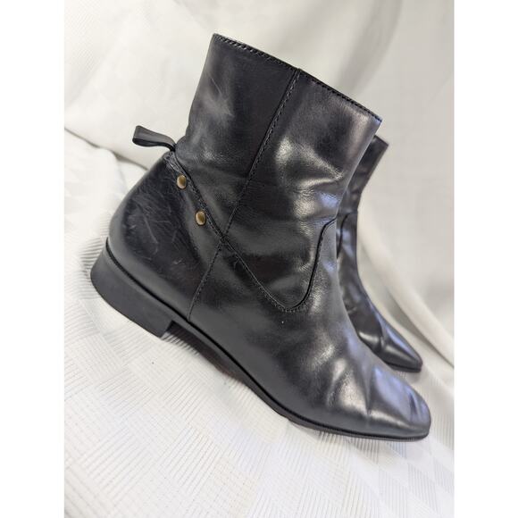 TALBOTS! FINE BLACK GENUINE LEATHER STUDDED HEEL NIPPED TOE ANKLE BOOTS! SZ 8.5B - Picture 2 of 12